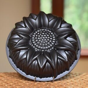 💖 WILLIAMS SONOMA SUNFLOWER NORDIC WARE CAKE PAN